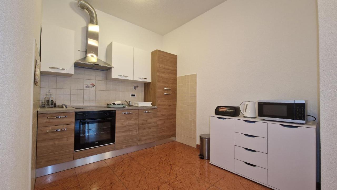 Apartments In Rijeka, Free Parking And Large Terrace, 15Min Drive From The Beach Εξωτερικό φωτογραφία