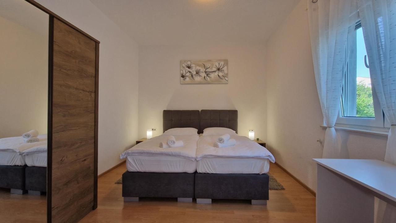Apartments In Rijeka, Free Parking And Large Terrace, 15Min Drive From The Beach Εξωτερικό φωτογραφία